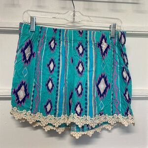 Just Be women’s Shorts Size Large Teal Indian/Western Pattern w/Lace Hem